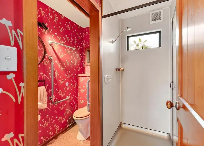 Holiday home Hot Tub Time Machine!